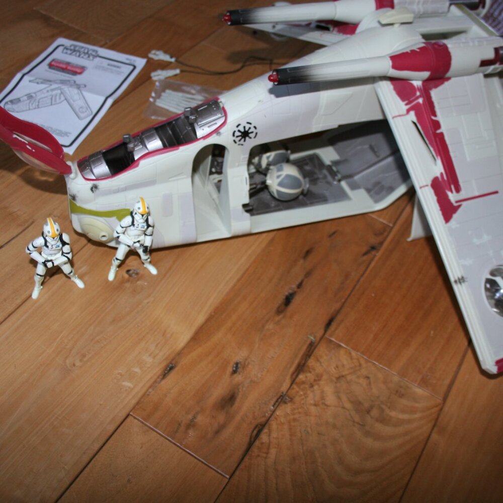 Star Wars Attack of the Clones Republic Gunship - Picture 8 of 13